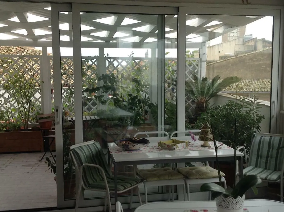 Bed and Breakfast Il Piccolo Attico Кальтаджироне