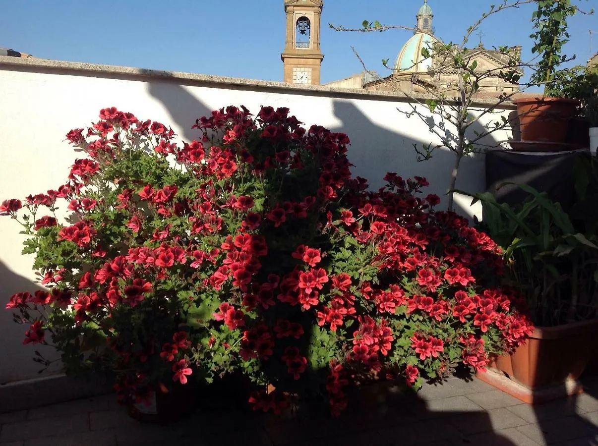 Bed and Breakfast Il Piccolo Attico Кальтаджироне Отель типа 